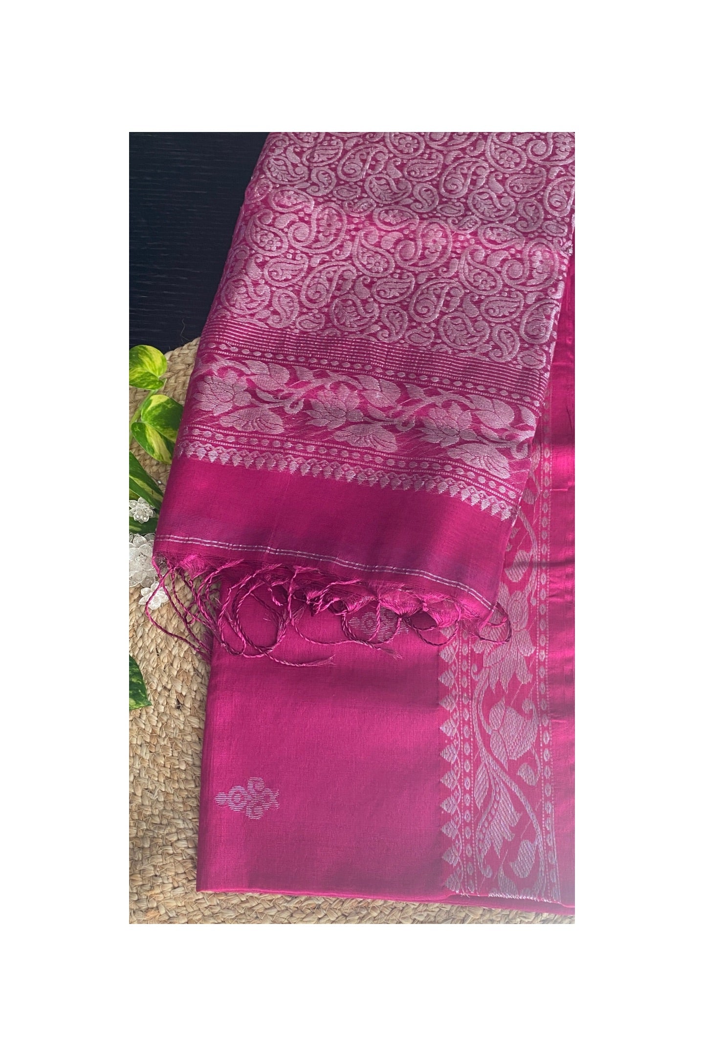 LINEN MAGENTA TISSUE JAMDANI SAREE