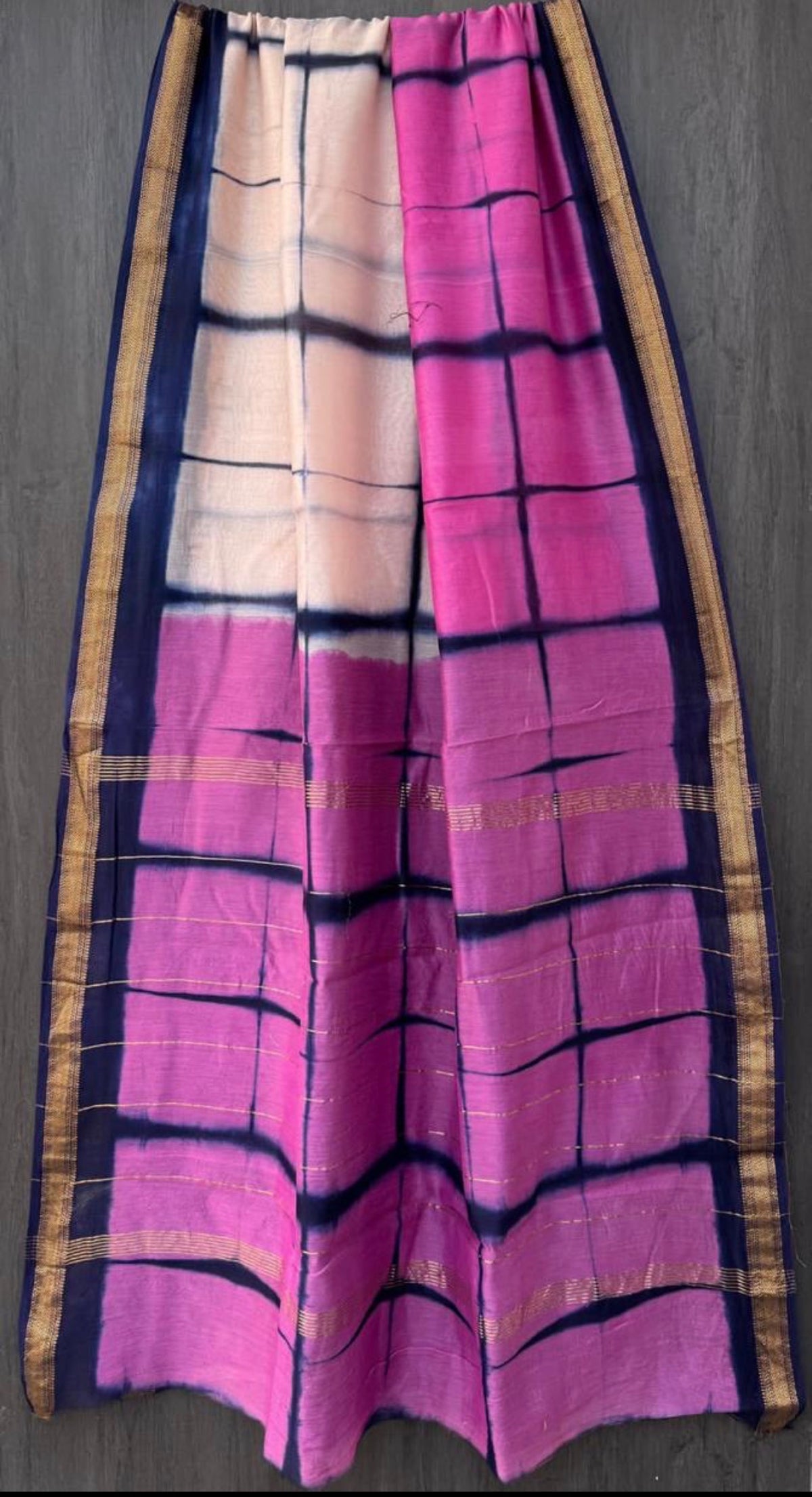 Pink and white Maheshwari saree