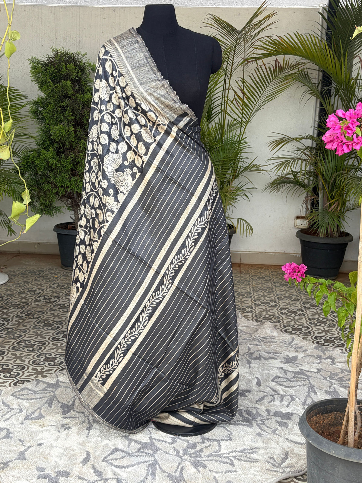 Black Geecha Tussar saree